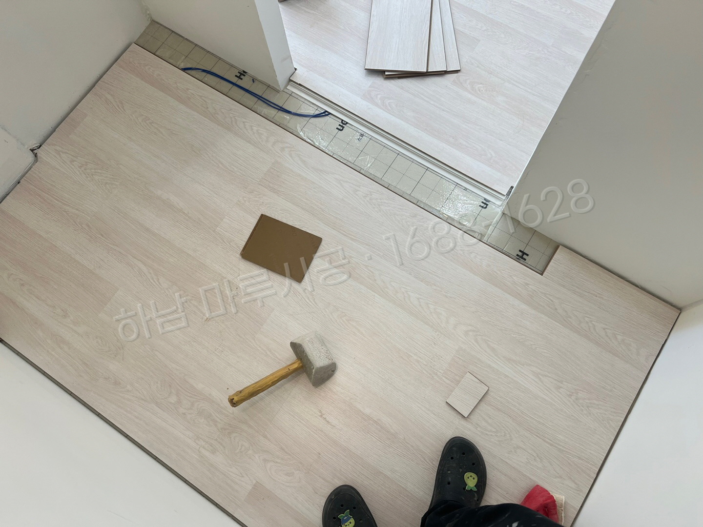 하남 광암동 강화마루 동화 클릭S 오크 상가 바닥공사 마루시공업체 시공 중