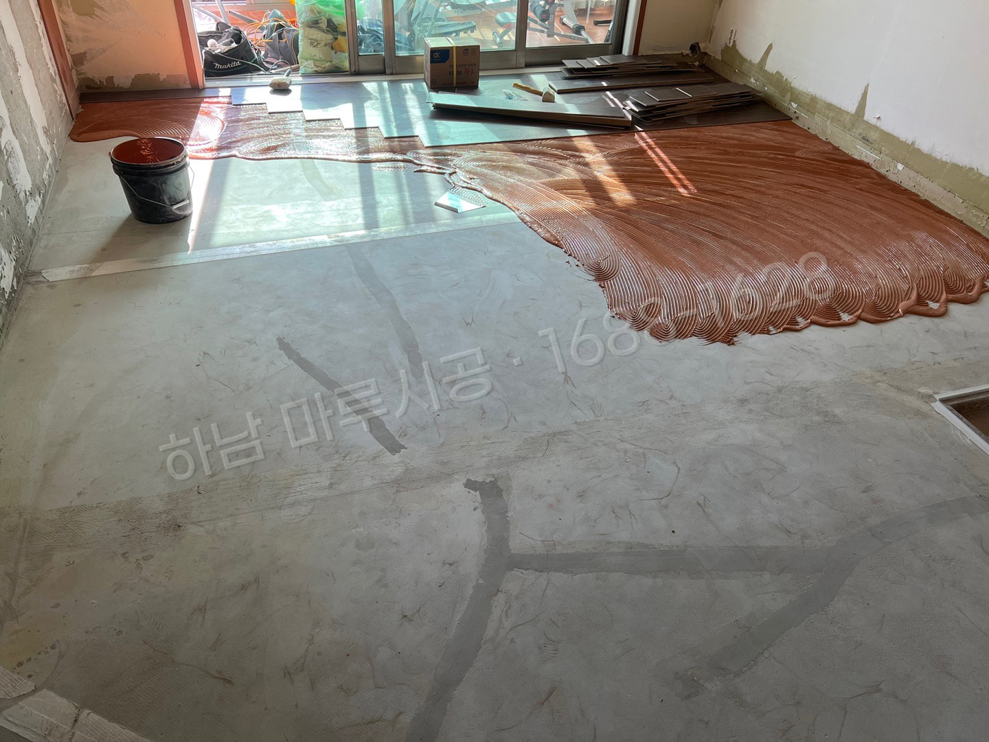 하남 하산곡동 강마루 노바 블랙라벨 클레식월넛 아파트 바닥공사 마루시공업체 시공 중