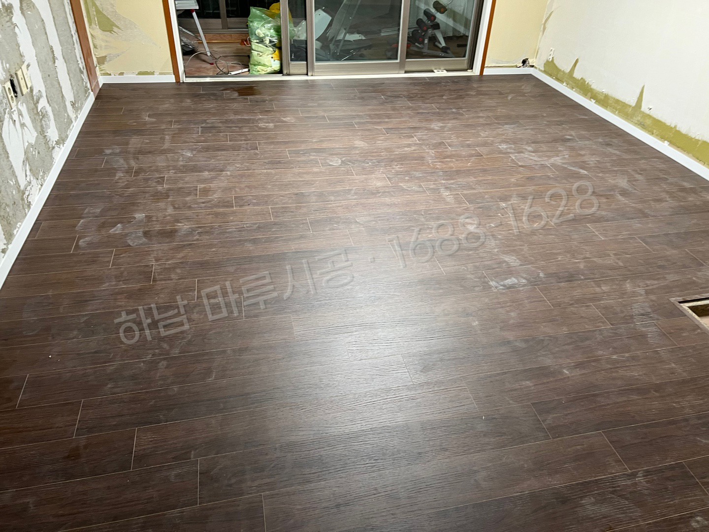 하남 하산곡동 강마루 노바 블랙라벨 클레식월넛 아파트 바닥공사 마루시공업체 시공 완료
